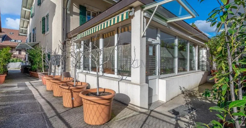 Exclusivité! immeuble de rendement mixte.