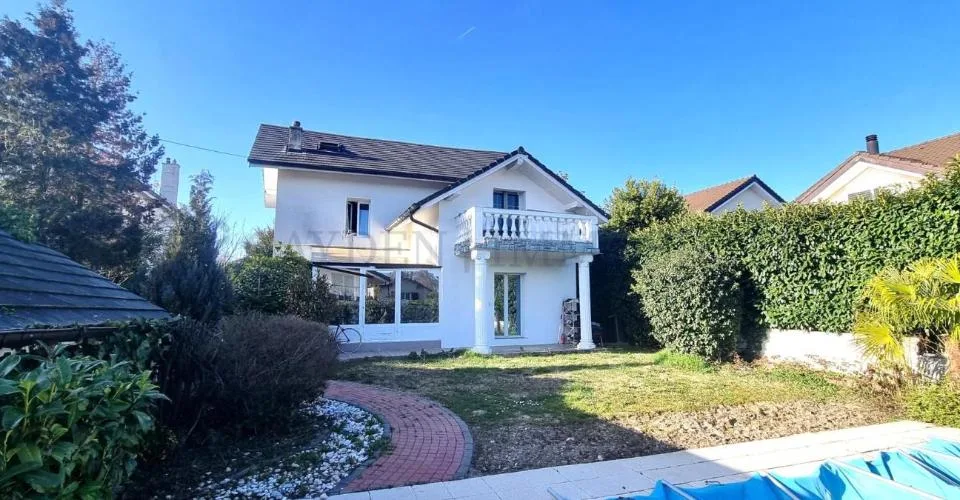 Maison avec 6 logements à fort rendement locatif!