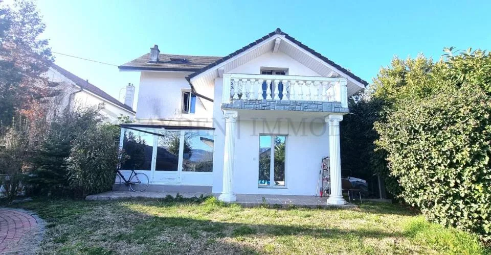 Maison avec 6 logements à fort rendement locatif!