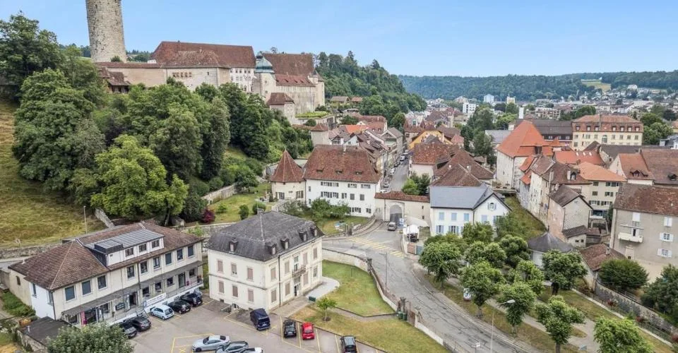 Magnifique Immeuble de rendement, rénové au centre de Porrentruy