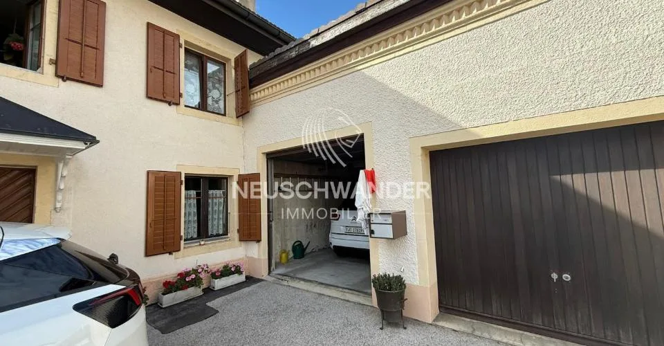 À Saignelégier immeuble avec 1 commerce et 4 logements à vendre