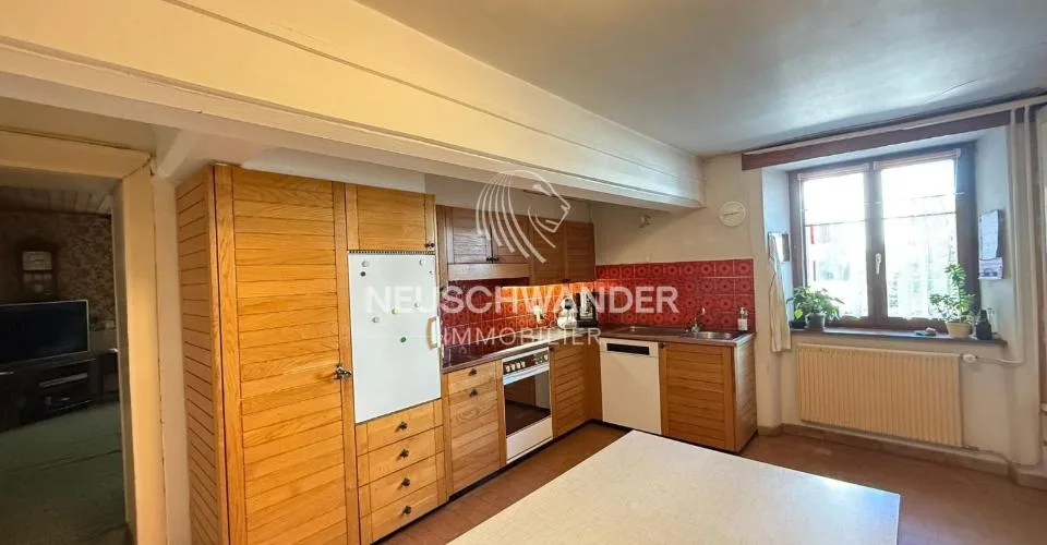 À Saignelégier immeuble avec 1 commerce et 4 logements à vendre