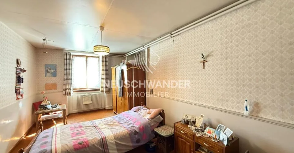 À Saignelégier immeuble avec 1 commerce et 4 logements à vendre