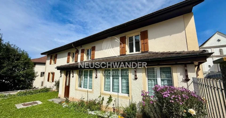 À Saignelégier immeuble avec 1 commerce et 4 logements à vendre