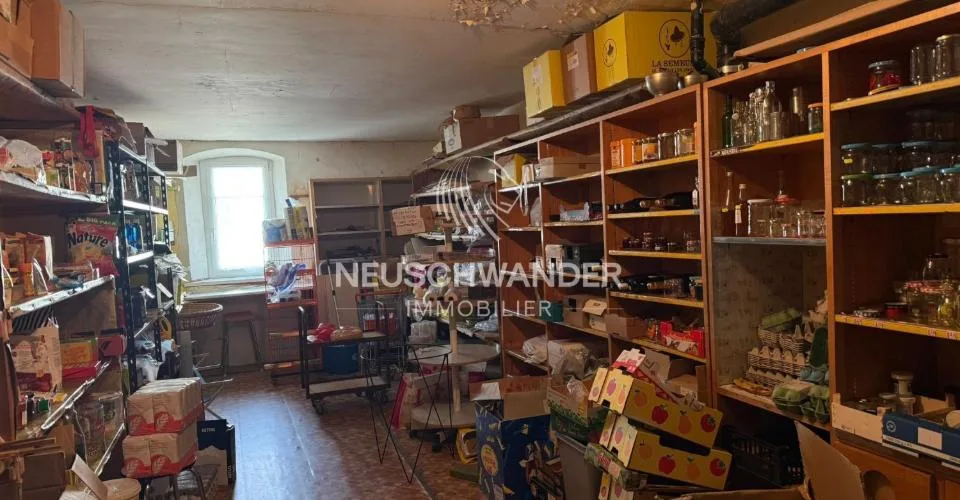 À Saignelégier immeuble avec 1 commerce et 4 logements à vendre