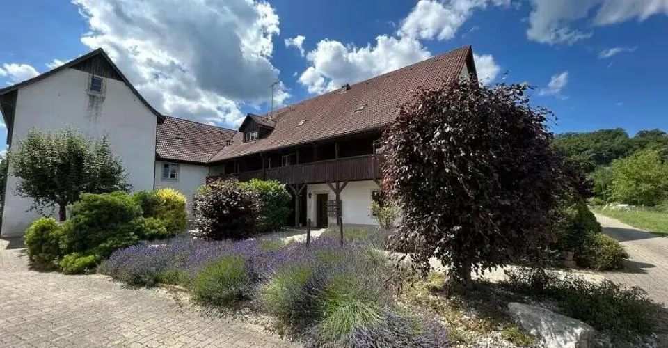 À Chevenez immeuble de rendement de 11 appartements à vendre