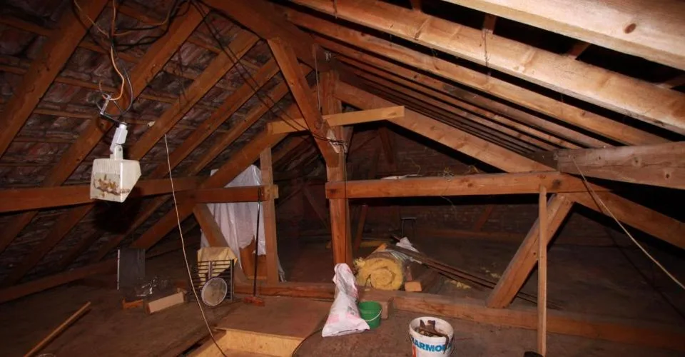 Bel immeuble commercial à exploiter au centre de Fontenais