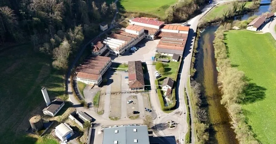 À vendre à St-Ursanne site industriel abritant des surfaces louées