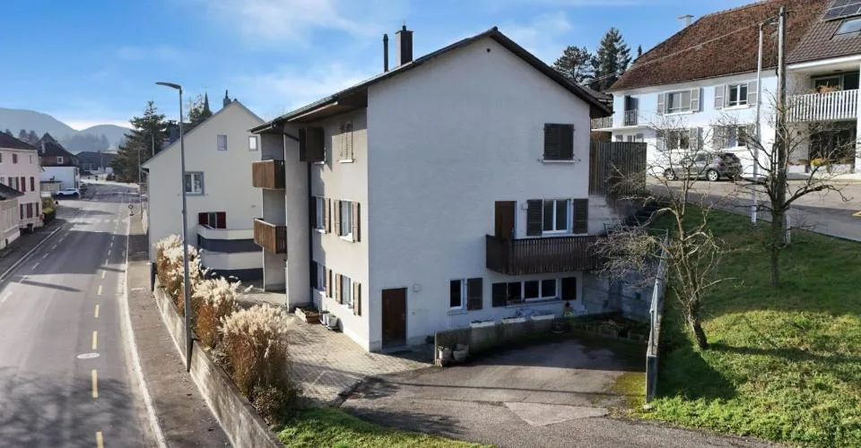À Develier maison locative de 3 appartements à vendre