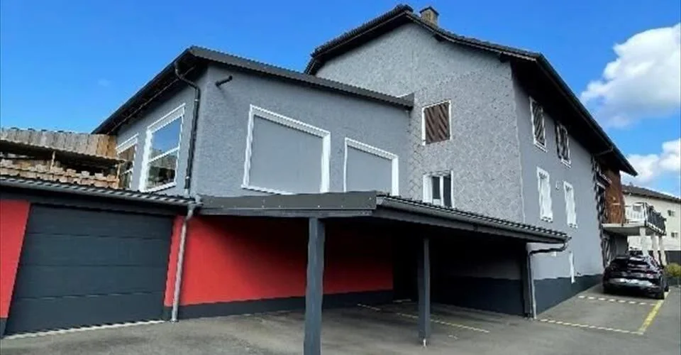 À vendre à Alle immeuble de 4 appartements et 1 restaurant