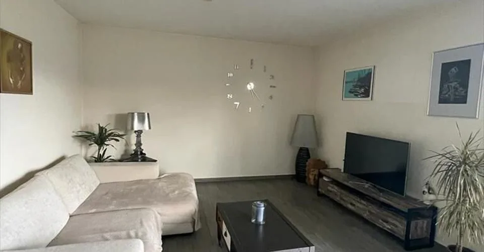 À vendre à Alle immeuble de 4 appartements et 1 restaurant