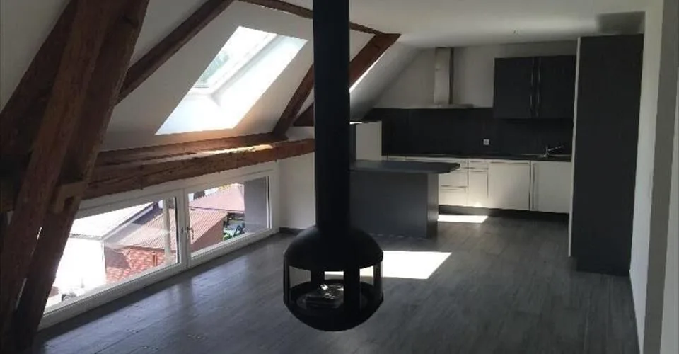 À vendre à Alle immeuble de 4 appartements et 1 restaurant