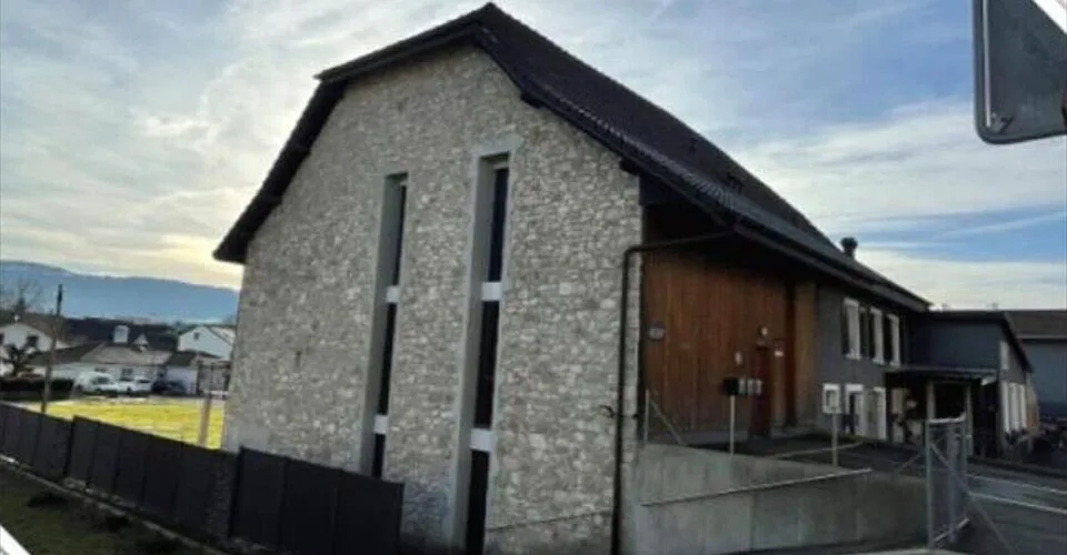 À vendre à Alle immeuble de 4 appartements et 1 restaurant