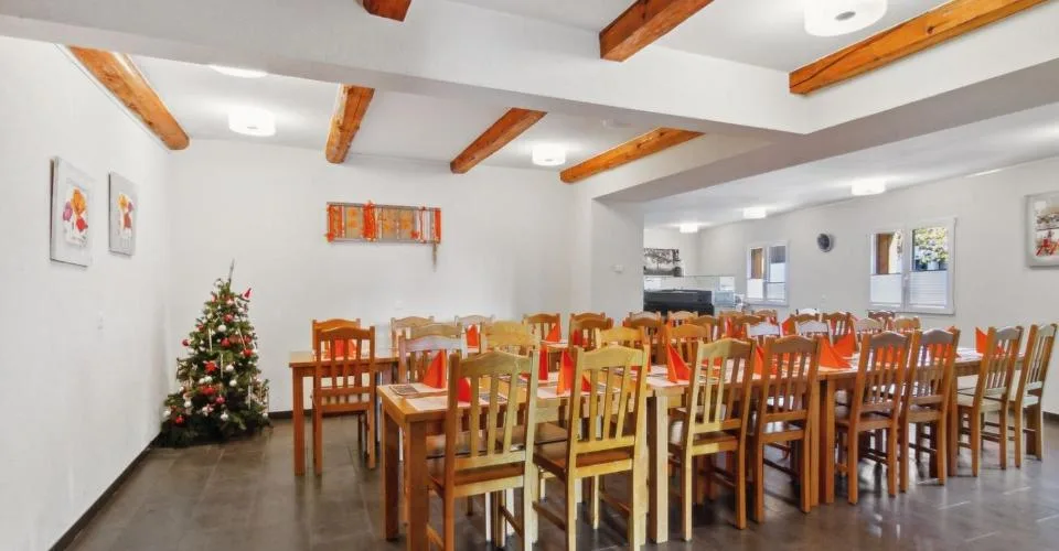 Magnifique immeuble de 2 appartements et un restaurant