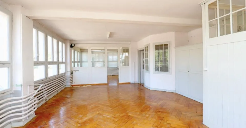 Immeuble mixte de 3 appartements et locaux artisanaux à Porrentruy