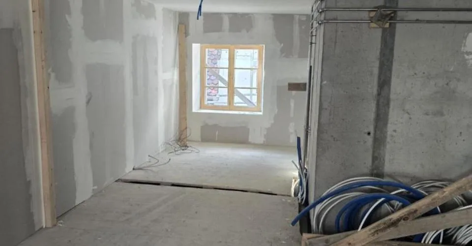 Immeuble entièrement transformé ? 4 appartements + 1 surface commerciale à Porrentruy(JU)