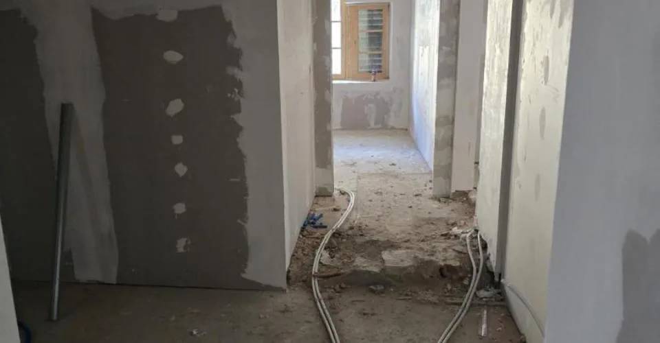Immeuble entièrement transformé ? 4 appartements + 1 surface commerciale à Porrentruy(JU)