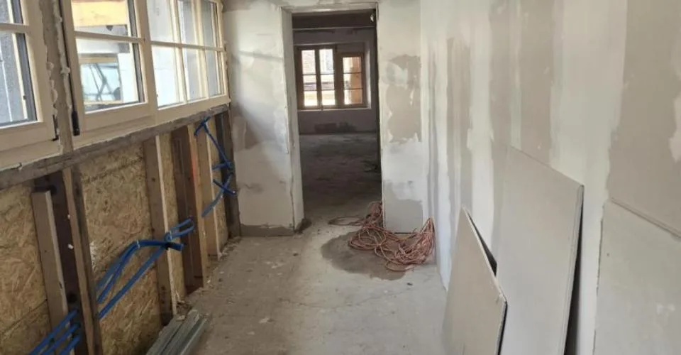 Immeuble entièrement transformé ? 4 appartements + 1 surface commerciale à Porrentruy(JU)
