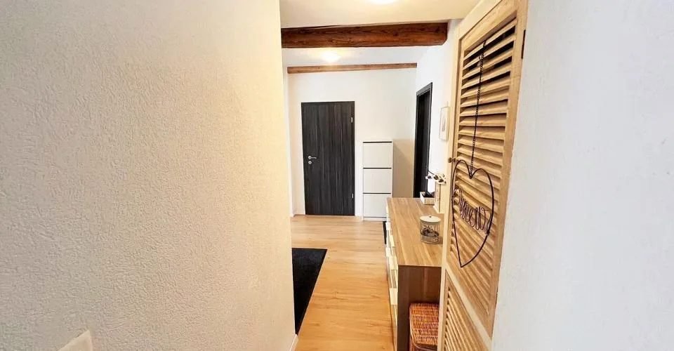 À vendre maison locative de 3 appartements et 15 box-dépôts à Movelier
