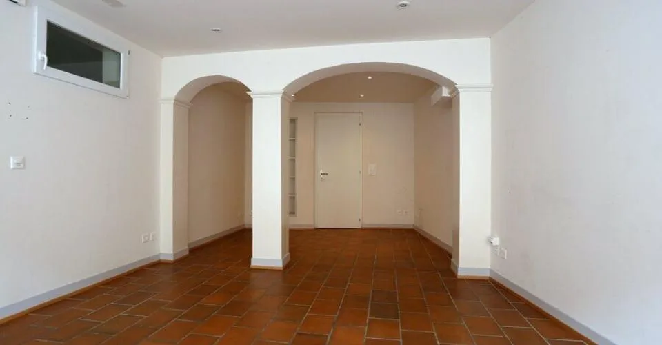 Immeuble de 2 logements, 1 studio et 1 bureau à vendre à Porrentruy
