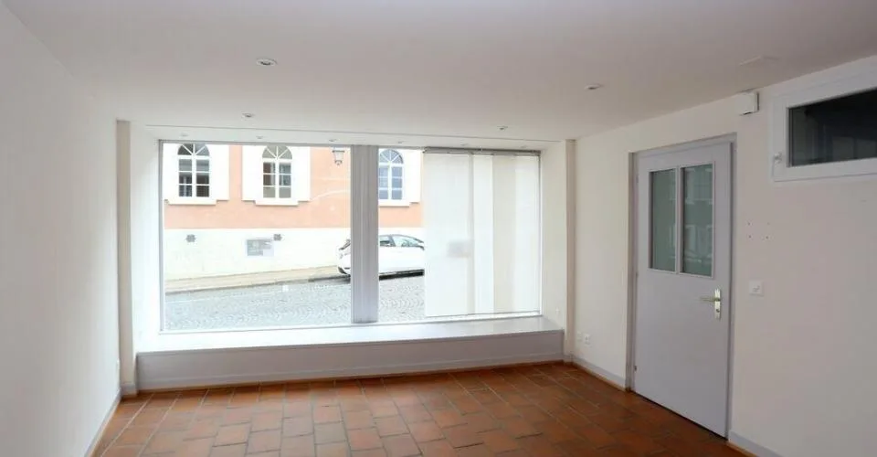 Immeuble de 2 logements, 1 studio et 1 bureau à vendre à Porrentruy