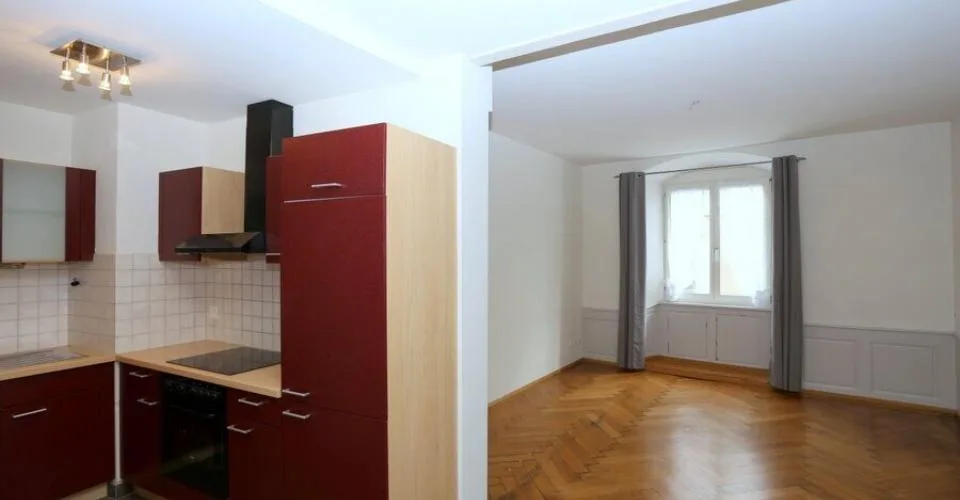 Immeuble de 2 logements, 1 studio et 1 bureau à vendre à Porrentruy