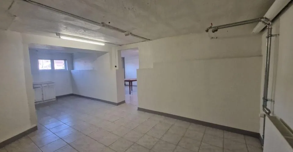 Usine avec 2 appartements à vendre à Courfaivre