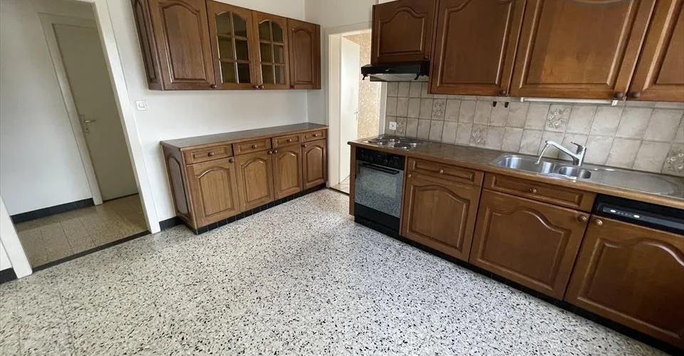 Bâtiment de deux logements et atelier situé à Bonfol