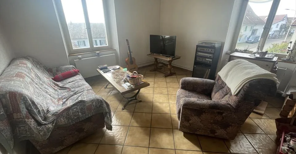 Bâtiment de deux logements et atelier situé à Bonfol
