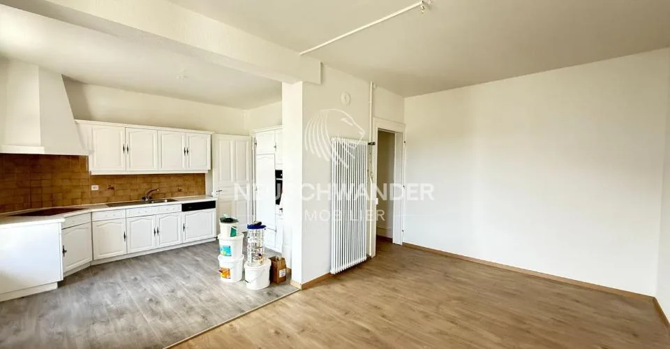 À vendre à Moutier immeuble de 1 commerce et 3 appartements