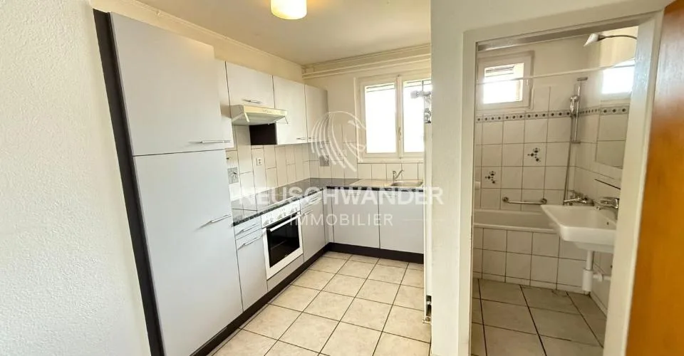 À vendre à Moutier immeuble de 1 commerce et 3 appartements