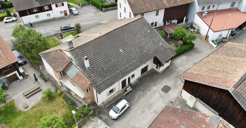Située à Courfaivre maison de 2 appartements à vendre