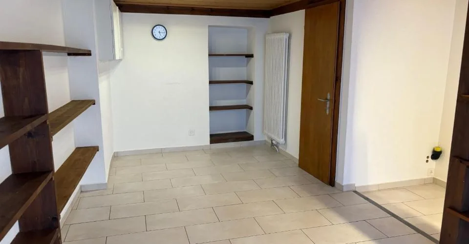 Immeuble de rendement de 4 logements et 1 commerce à vendre
