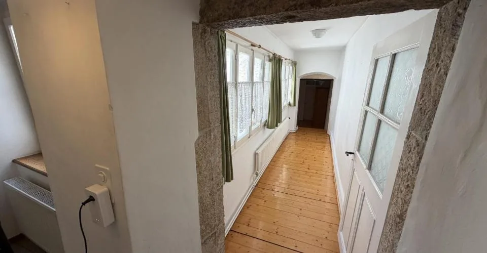 À vendre à Porrentruy bel immeuble de 2 appartements et 1 commerce