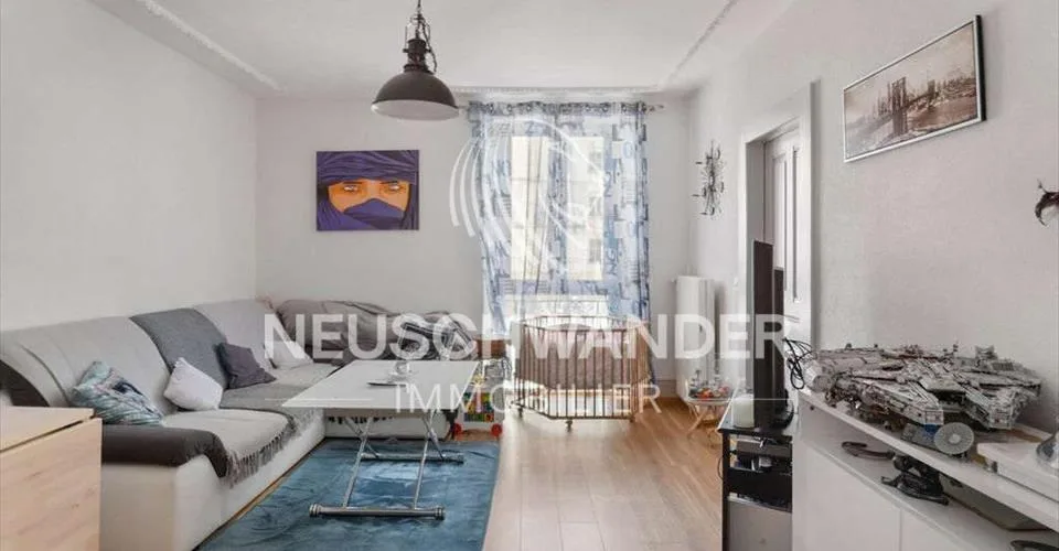 Immeuble de 4 logements et 3 commerces à vendre à Saignelégier
