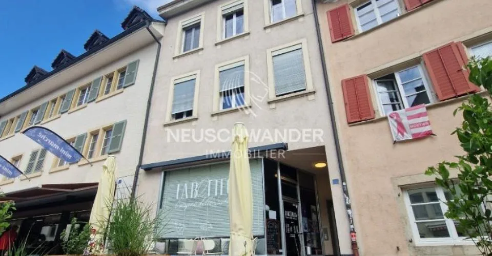 Immeuble de rendement avec 4 appartements et 1 restaurant à Delémont