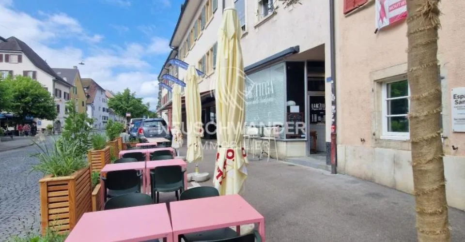 Immeuble de rendement avec 4 appartements et 1 restaurant à Delémont