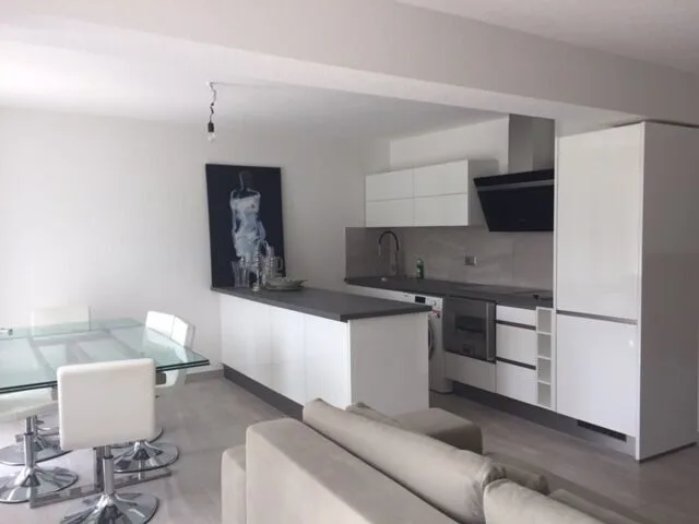 Bel immeuble de 8 appartements rénovés à vendre à Courgenay