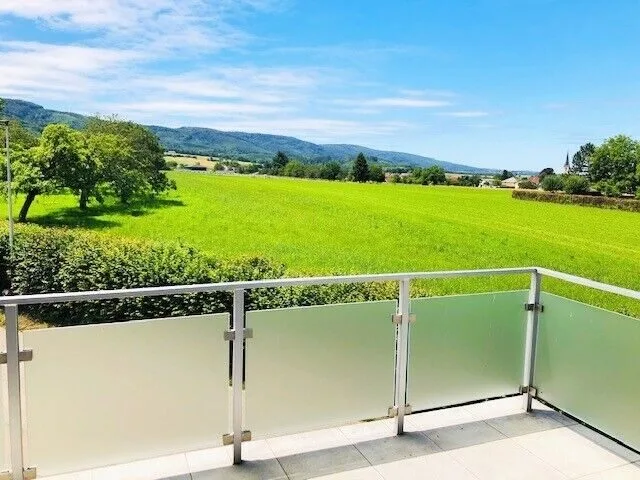 Bel immeuble de 8 appartements rénovés à vendre à Courgenay