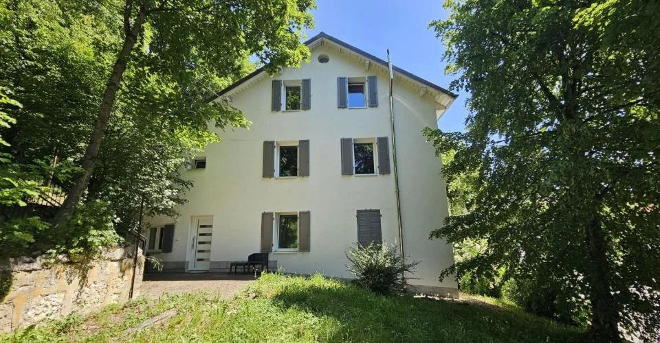 À Moutier à vendre immeuble de rendement de 5 appartement