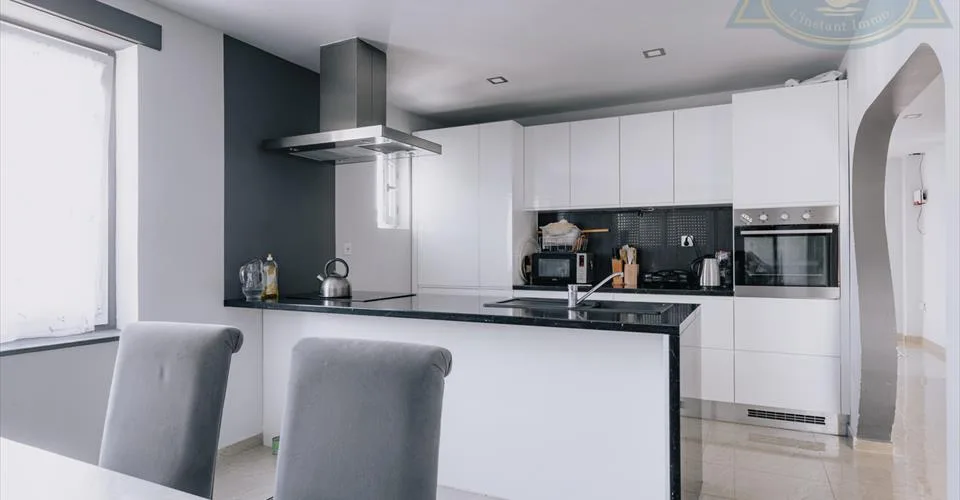 Immeuble mixte au centre du village de Saignelégier. – Foto 5 von 13