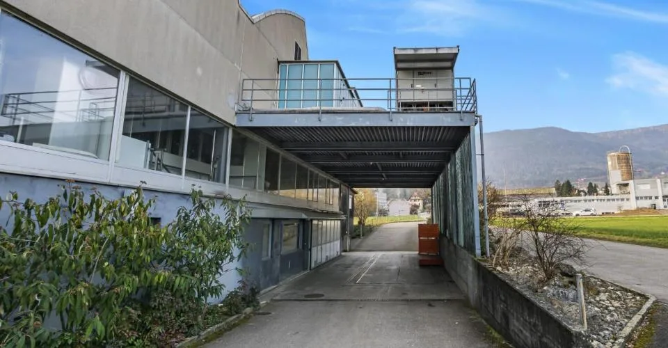 Propriété commerciale avec un grand potentiel de développement