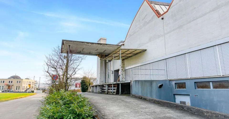 Propriété commerciale avec un grand potentiel de développement