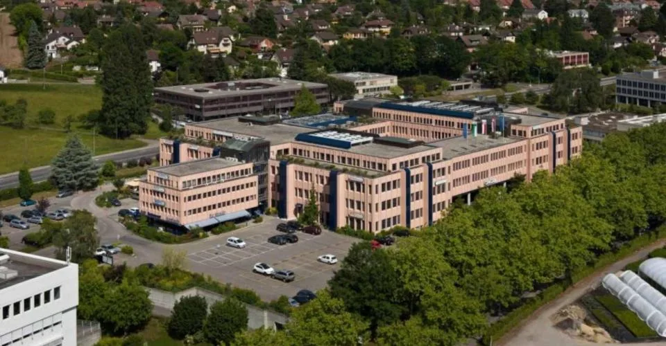 BIEN D'INVESTISSEMENT - BELLE SURFACE ADMINISTRATIVE DE 186 M2 LOUEE