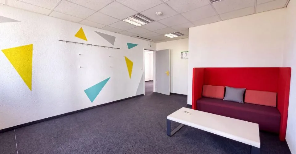 Local commercial à vendre à Crissier - 7,5 pièces de 179m2 avec un dépôts et des places de parking !