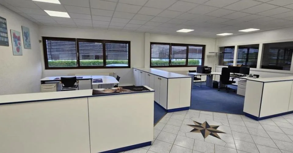 380 m2 répartis en 4 locaux commerciaux