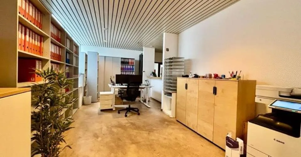 Le-Mont en Budron achetez vos bureaux à CHF 1500-m2 ! 330 m2 libres.