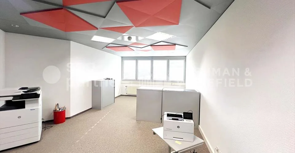ST-CERGUE 297 - Bureaux lumineux et fonctionnels disponibles à la location ou à la vente