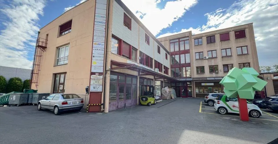 Administratif-Bureau 425.5 m2 à Morges