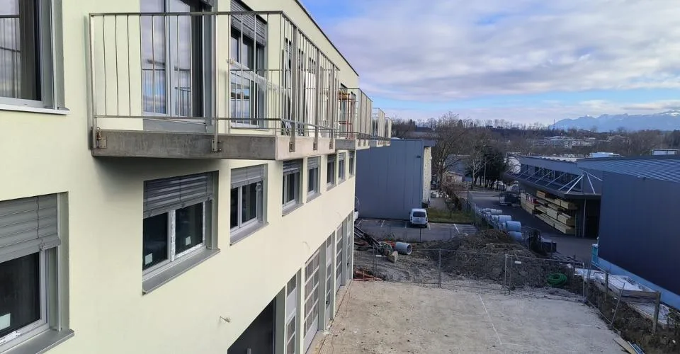 Surface administrative avec balcon - 2ème étage - Projet neuf